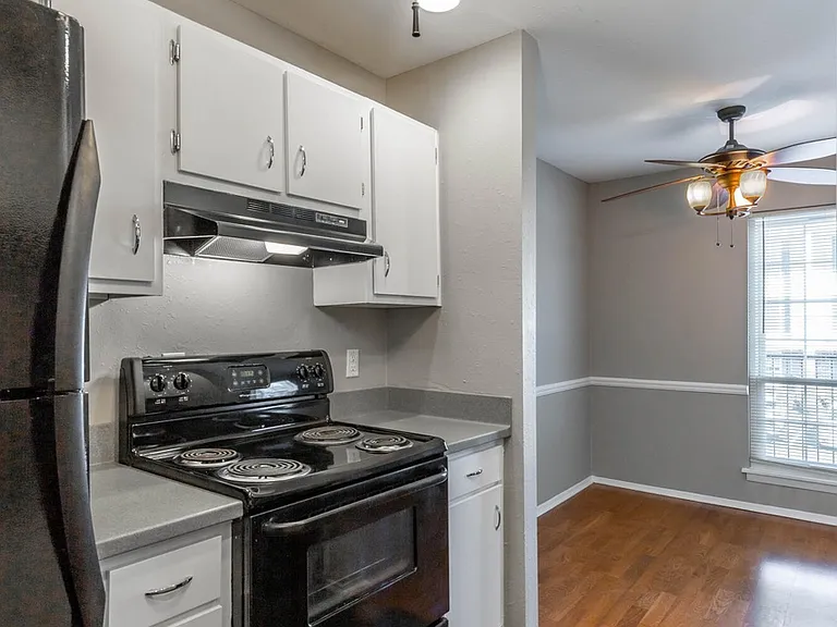 900 Mountain Creek Rd #J131 — Photo 11