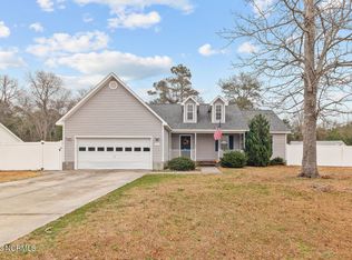 100 Knotts Ct, Sneads Ferry, NC 28460