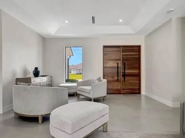 289 Long Meadow Ln, Rotonda West, FL 33947