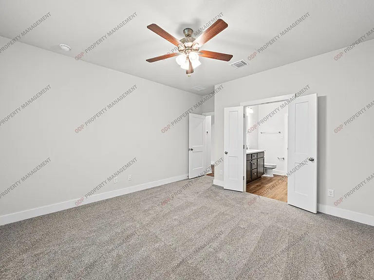 2717 Fox River Dr — Photo 17
