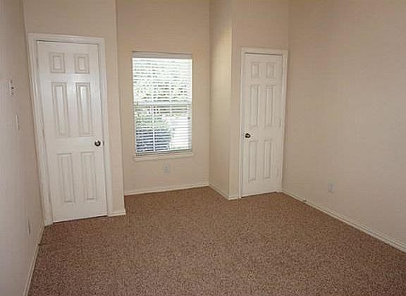 3rd image of 2120 Berkdale Ln