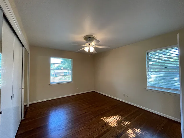 1303 Northlake Dr — Photo 12