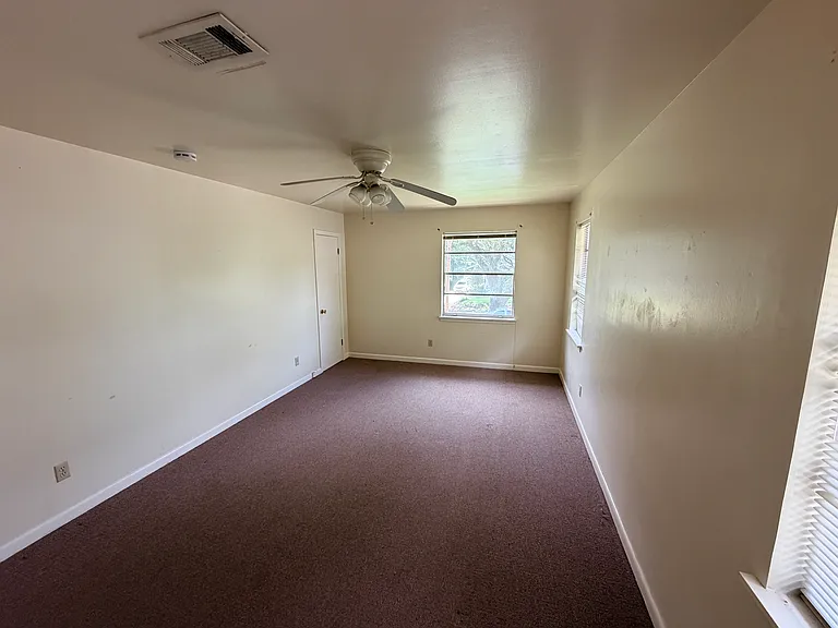 923 Linden St #923 — Photo 2