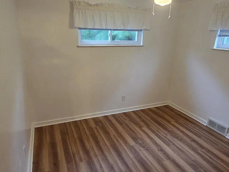 209 E Fairmont Ave — Photo 5