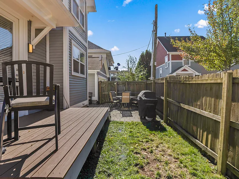 2410 N College Ave — Photo 45