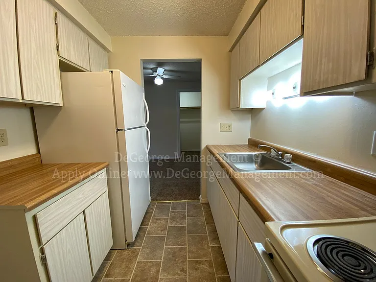 Oak Ridge Manor Apartments — Photo 20