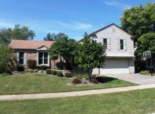 704 Hickory Ln, Carol Stream, IL 60188