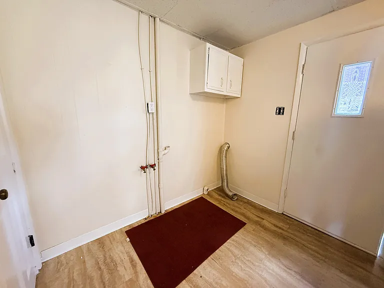 324-326 Eicher Ave #324 — Photo 4