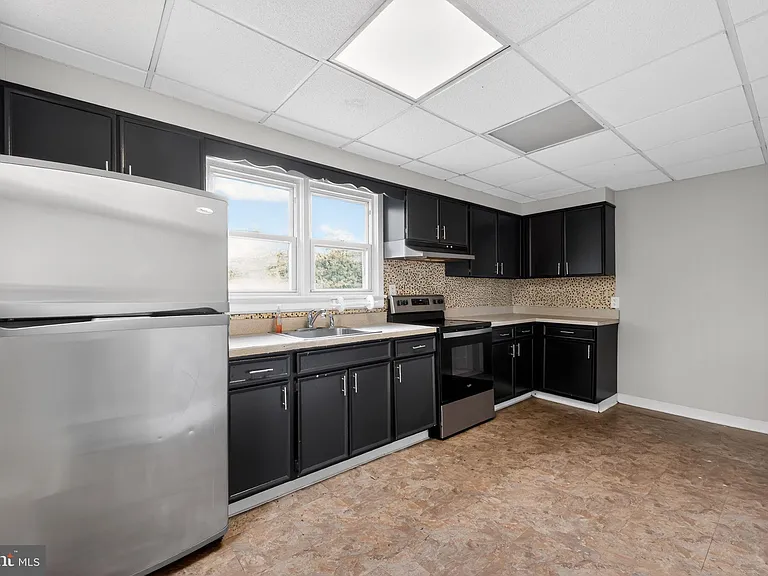 4225 Walsh Ave — Photo 9