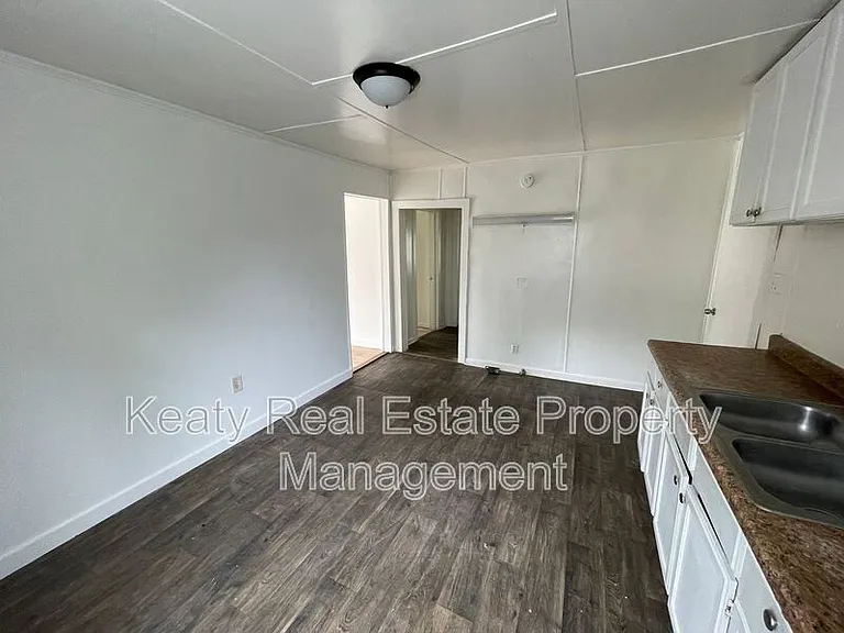 111 Dora St — Photo 5