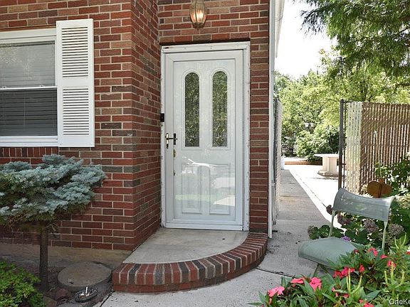 2nd image of 70 Grantwood Avenue