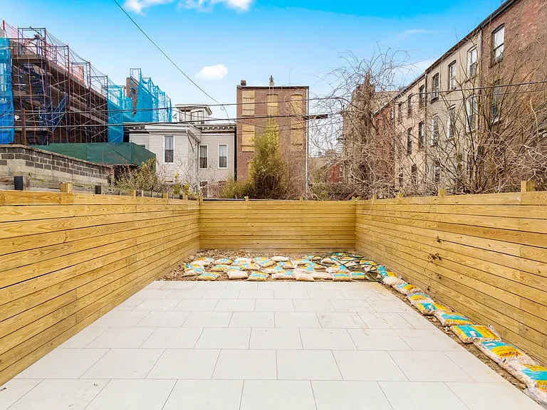 483 Macon St #2 — Photo 7