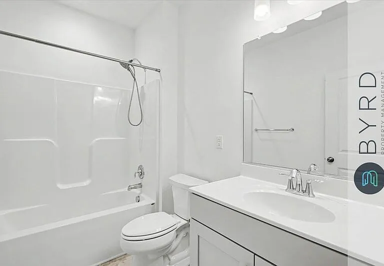 9001 Sharpe Ct — Photo 6