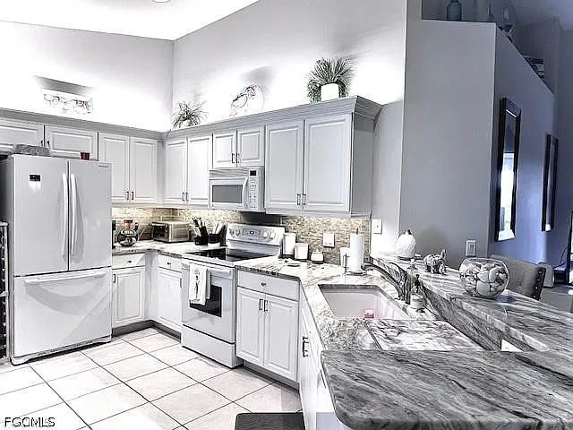 2 bed, 2.0 bath, 1309 sqft, $4,700 — Photo 4