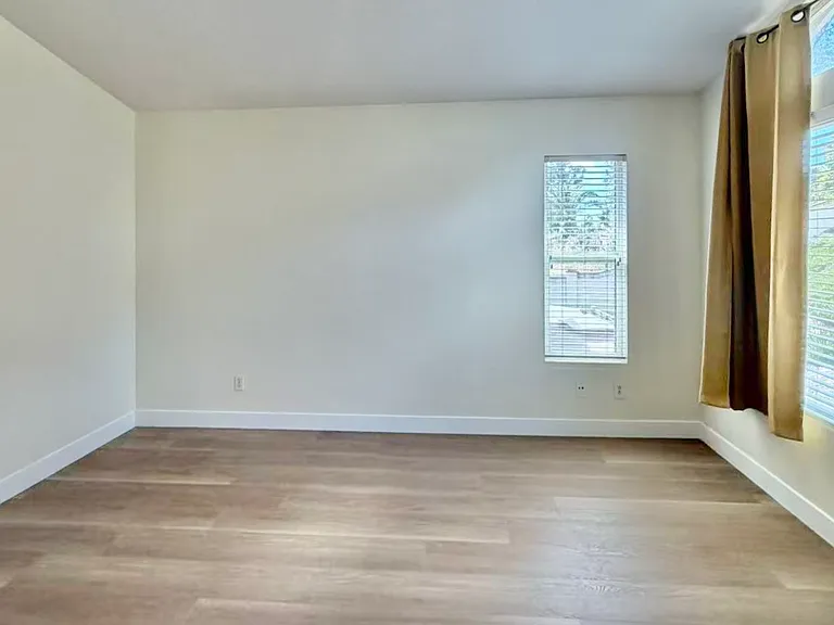 1209 Madrigal Ct — Photo 10
