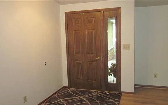 4th image of 1219 Lake Summerset Rd