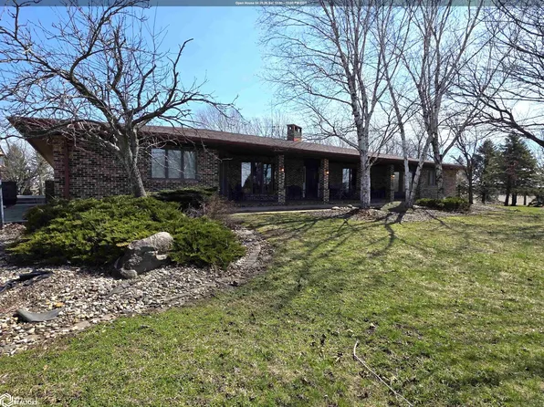 1866 Timber Ave, Charles City, IA 50616