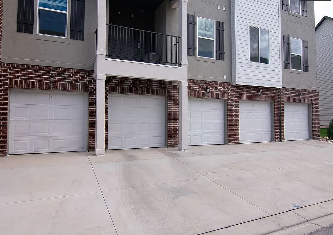 3 bed, 1228 sqft, $1,800 — Photo 2