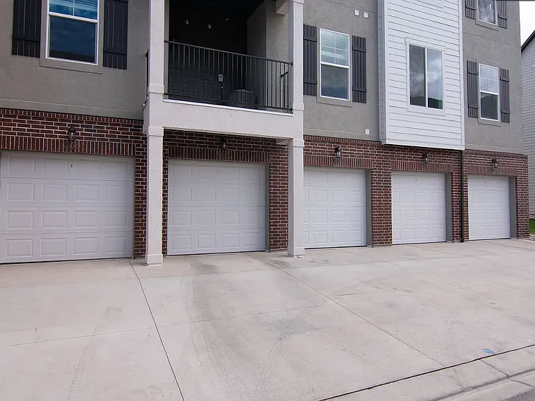 4668 S Olive Ave #201 — Photo 2