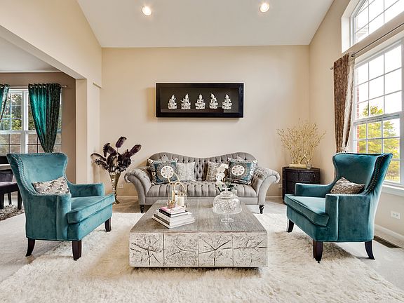 4th image of 1633 Acorn Dr