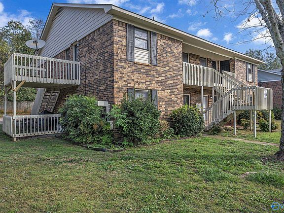 3rd image of 4416 Bonnell Dr NW