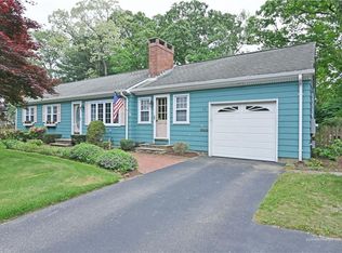 39 Peachtree Rd, North Kingstown, RI 02852