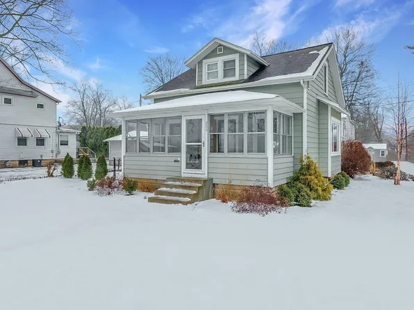 200 13th St, Winona Lake, IN 46590