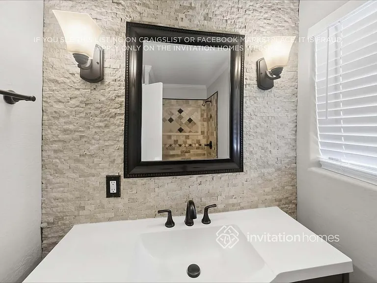 25541 W Pioneer St — Photo 12