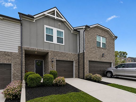 3rd image of 802 Arrington Way