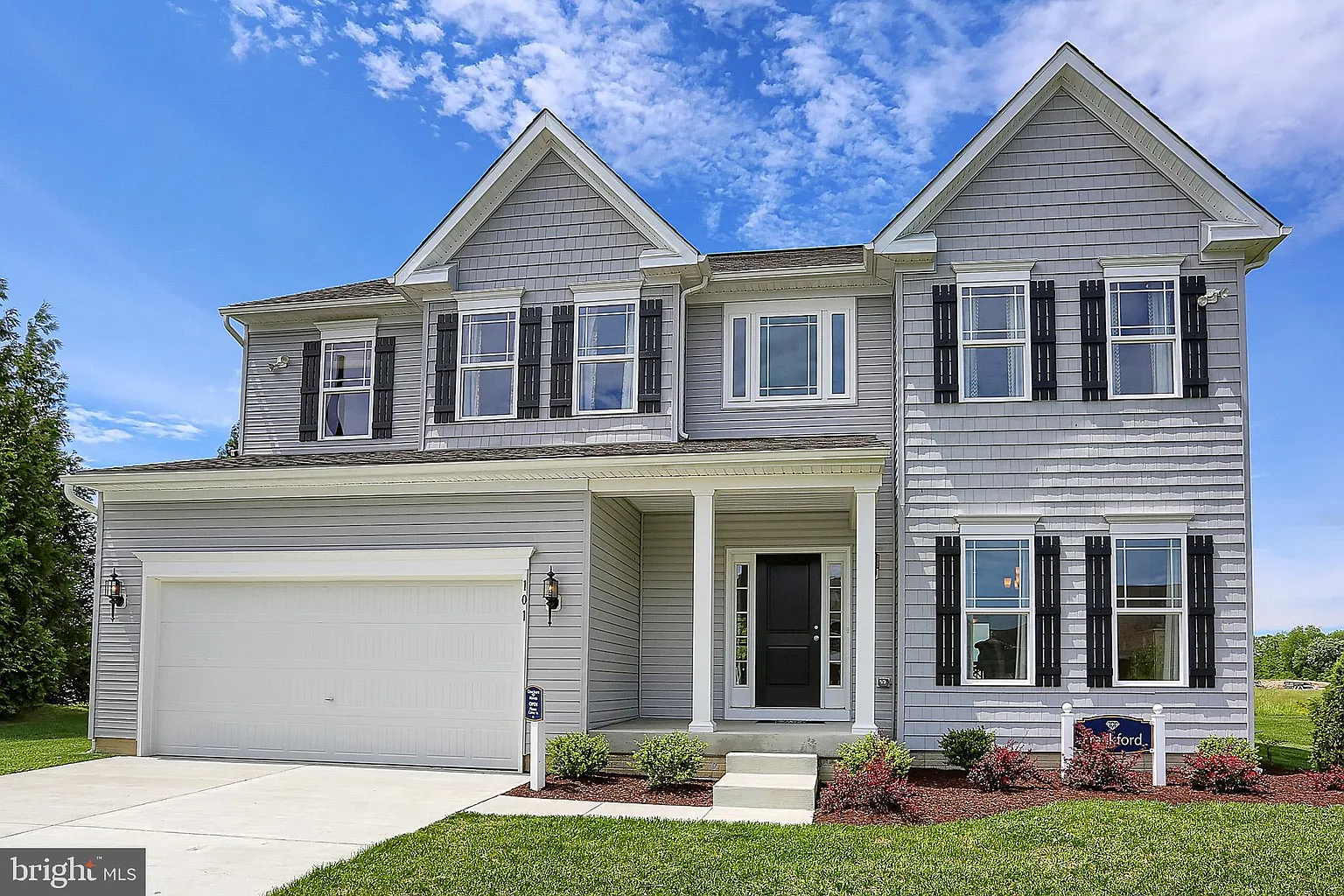 Falcon Ln photo 1
