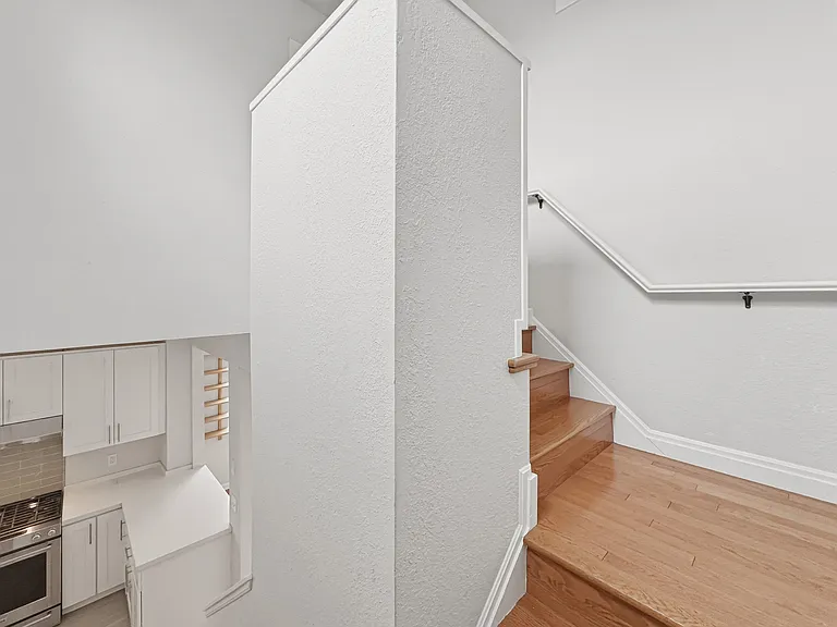 926 Cerrito St — Photo 29