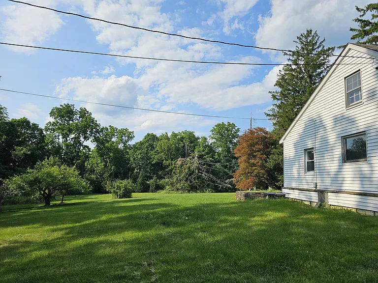 School House Ln — Photo 35
