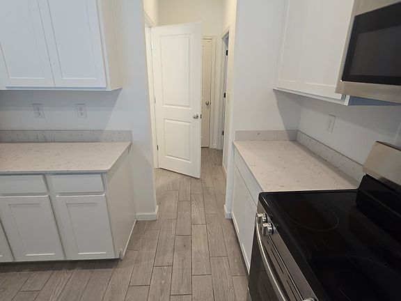 5th image of 3379 NE 40th Ln