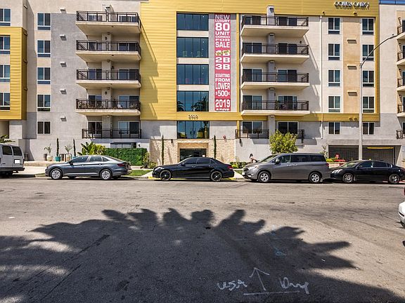 3rd image of 2939 Leeward Ave #506