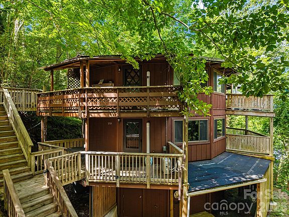 5th image of 355 Sunset Dr