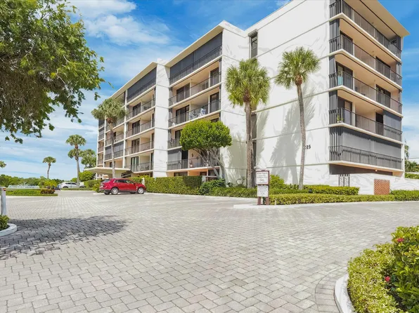 225 Beach Rd APT 205, Tequesta, FL 33469