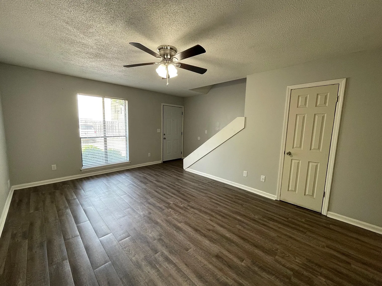 2 bed, 1.5 bath, 1060 sqft, $1,150 — Photo 4