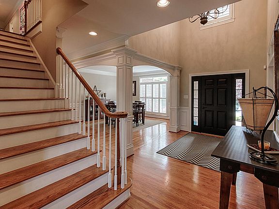 3rd image of 9006 Bromfield Ln