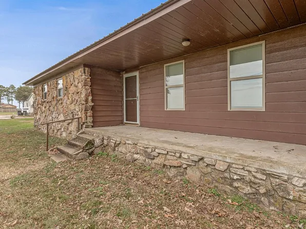 616 N Main St, Leachville, AR 72438