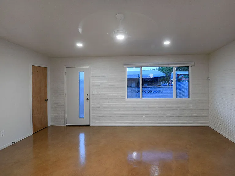 1445 N Arcadia Ave — Photo 3