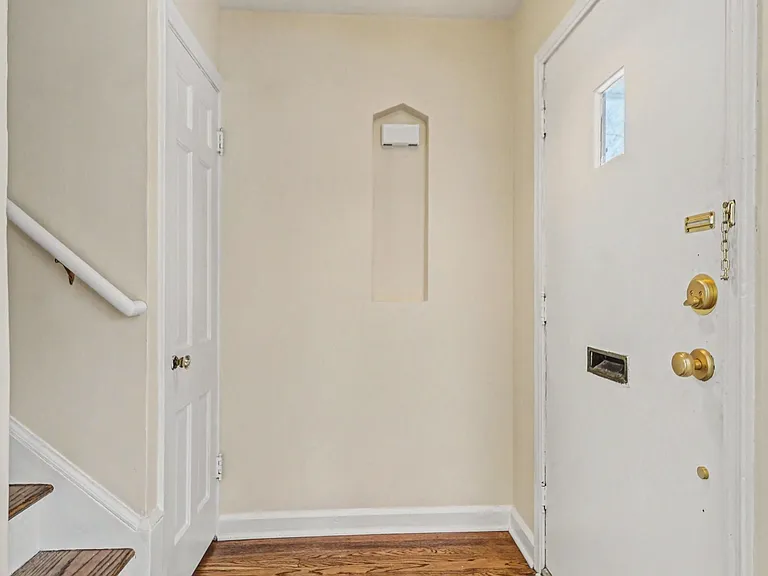 303 Wesley St — Photo 5