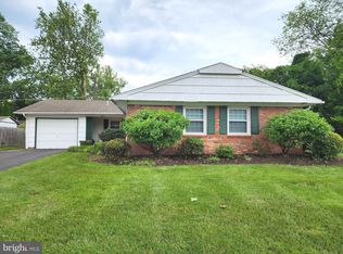 13211 Pennerview Ln, Fairfax, VA 22033