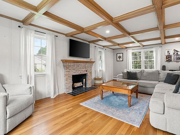 5th image of 27 Mount Pleasant Ave
