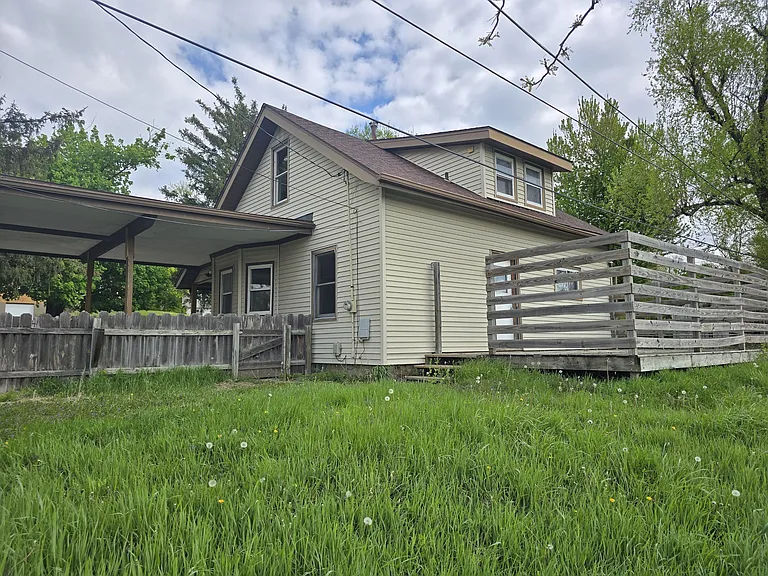 4037 Vine Ave SE — Photo 3