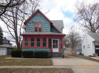 633 Lafayette St, Aurora, IL 60505