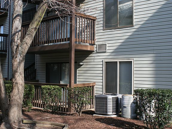 2nd image of 230 Wells Ct