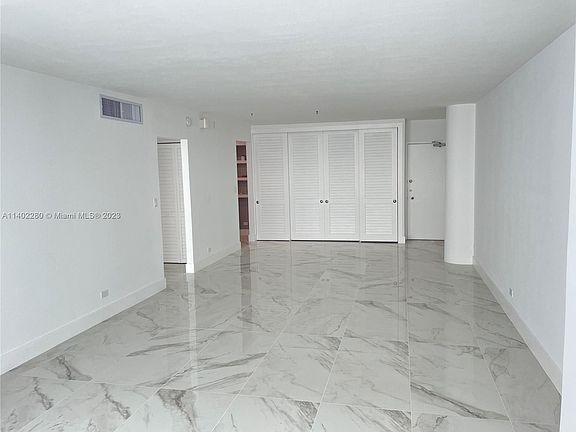 5th image of 5005 Collins Ave APT 1423