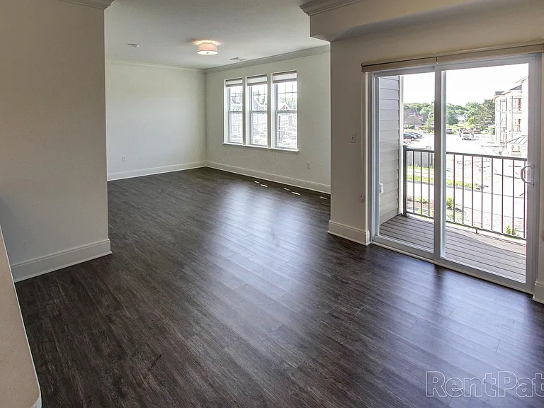 Liberty Pointe — Photo 17