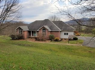 240 Beechwood Rd, Hoosick Falls, NY 12090