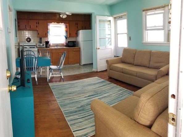 136 W Morning Glory Rd #B